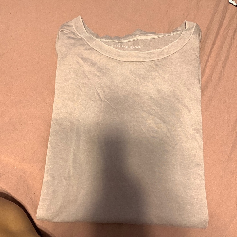 American eagle t-shirt, size small, pink color